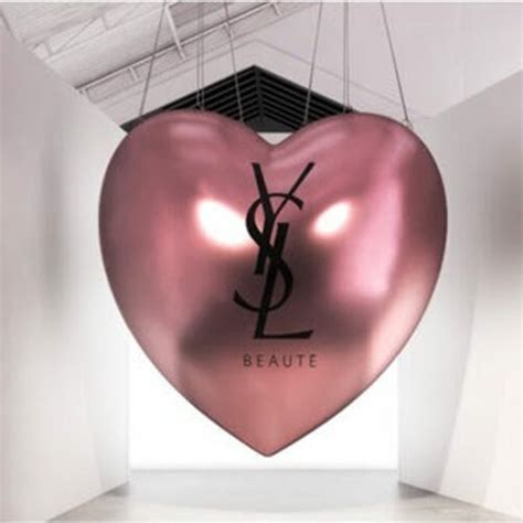 YSL LOVESHINE FACTORY 空降上海星美术馆 全 .